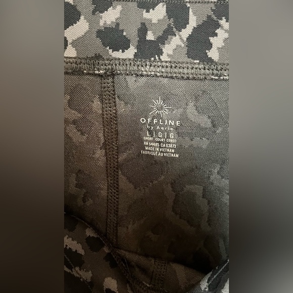 Aerie Offline Jacquard Peak Leopard Animal Print Leggings Joggers Large Short - Picture 8 of 13